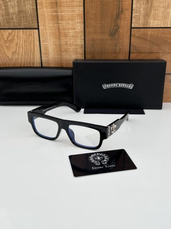 Chrome_heart_8216_black_plano