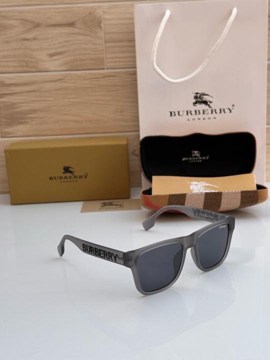 BURBERR_Y SUNGLAS