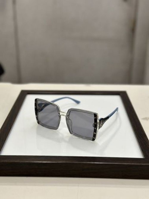 PRAD_A SUNGLAS