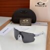 oakle_y Sunglas