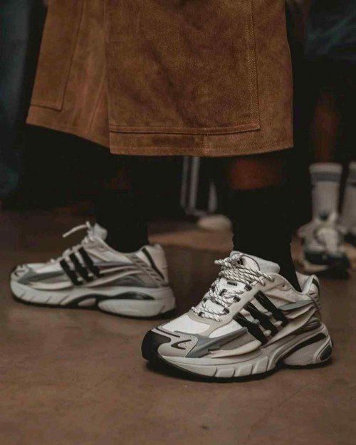 The_Pharrell_X_Adidas_Adistar_JellyFish_MGH_Solid_Grey_794