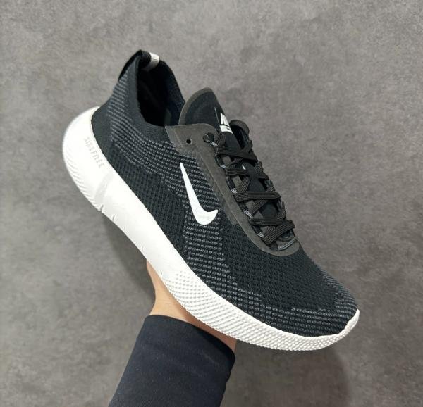 Nik.e Free 2025 Black White