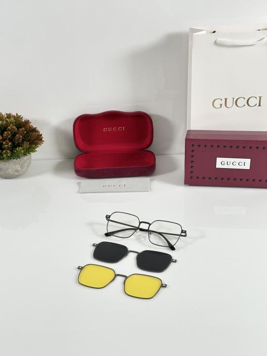 Gucci_1016_Attachment_Gun_Black_White_Black_Yellow