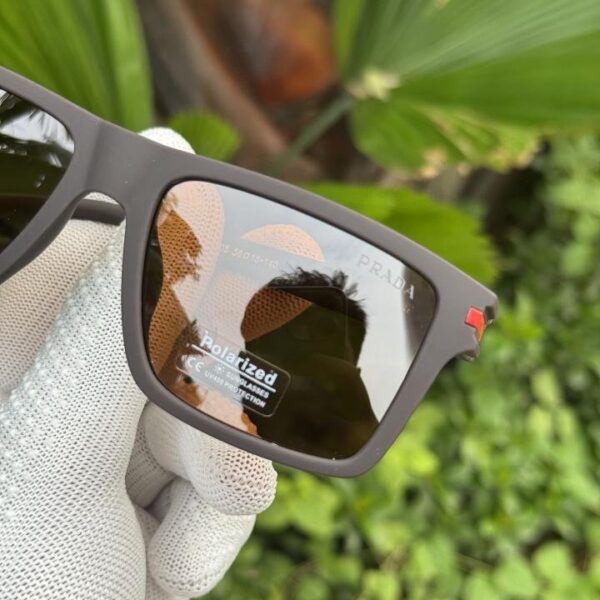 _Prada_P5105_Brown