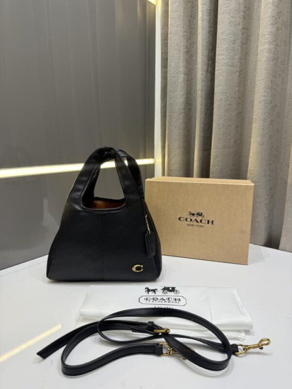COAC.H LANA HAND BAG PREMIUM QUALITY WITH OG BOX