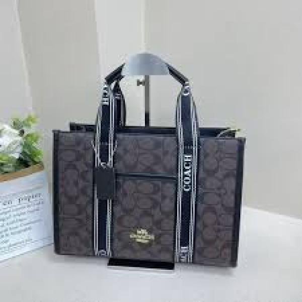 COAC.H BROWN PREMIUM HAND BAG WITH OG DUST BAG
