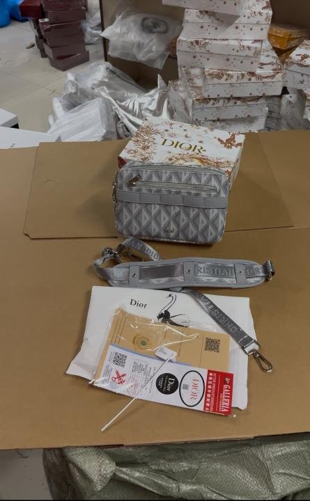 Christian_dior_mens_safari_messengerbag_with_ogbox_etc_(205)