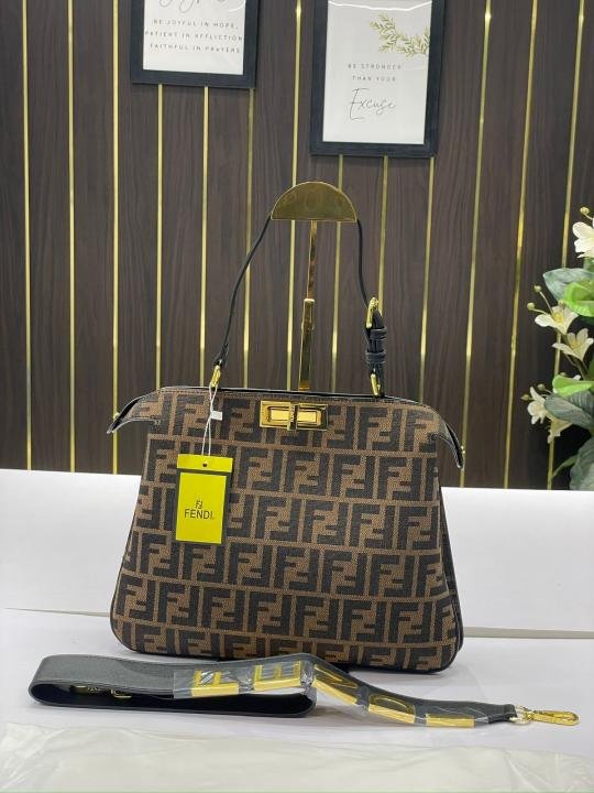 Fend_i peekabo soft leather edition with dust bag(88836-f-brown)