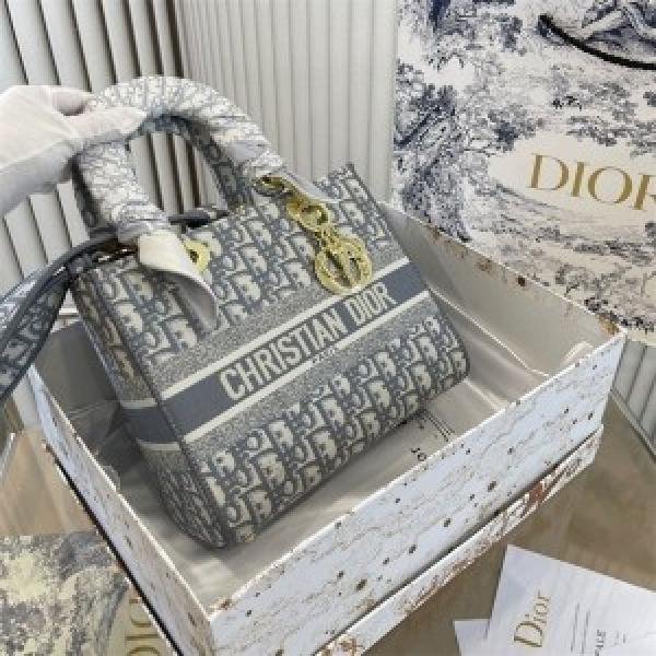 Dior_ lady d light premium quality with Double Box premium quality