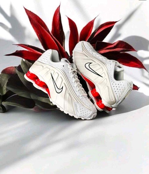 nikee Shox R4 White Red Phantom