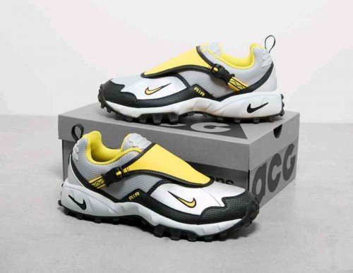 Nikee ACG phassad (blackyellow zest metallic silver)