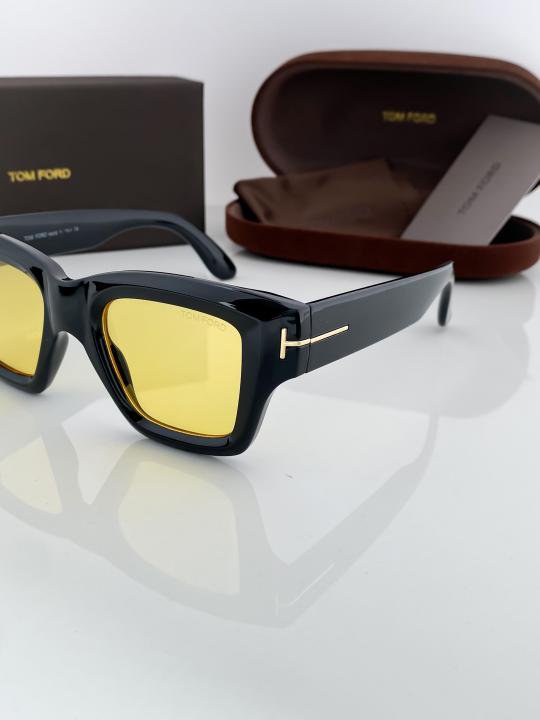 Tomford yellow 184