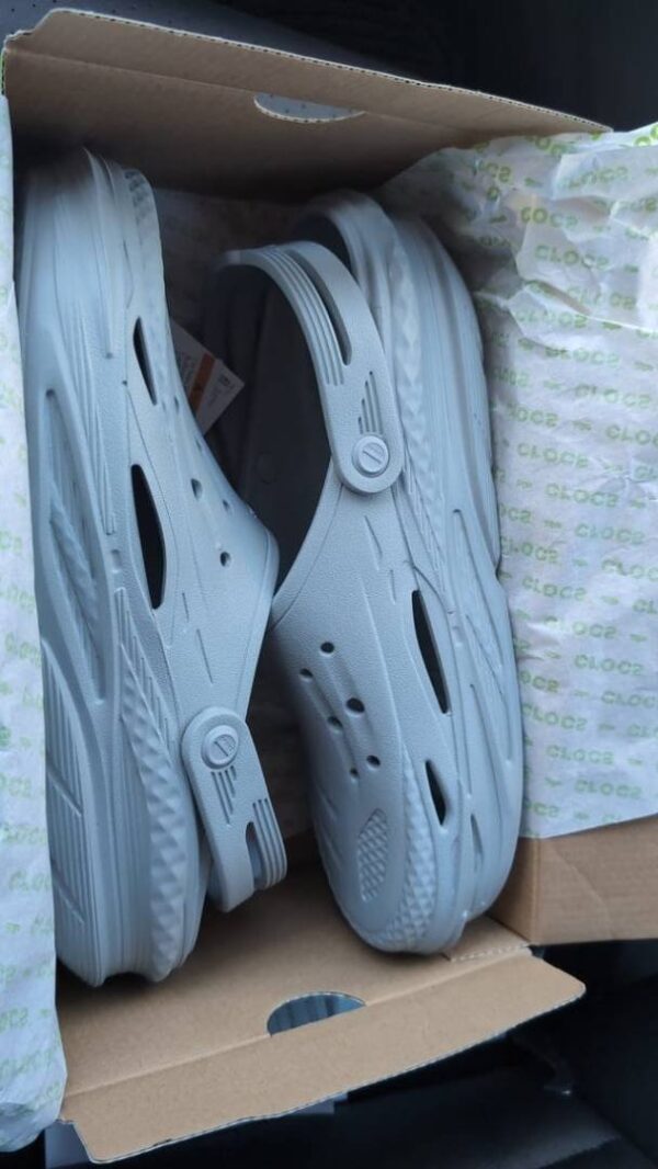 CROCCS OFF GRID CLOGS GREY